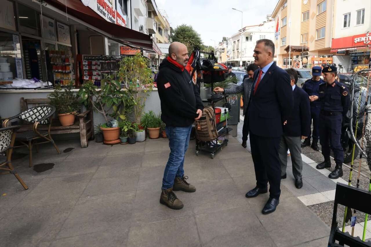 Muğla Valisi Dr. İdris Akbıyık Marmaris Esnafını Ziyaret Etti 3